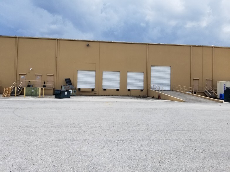 More Photos Of 1501 Green Rd, Deerfield Beach Warehouse For Lease