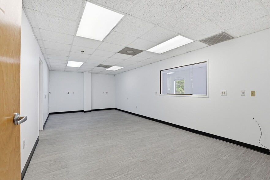 More Photos Of 744 Hartness Rd, Statesville Medical For Sale