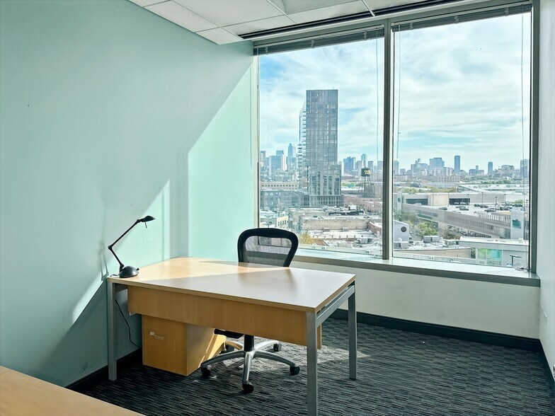 More Photos Of 915-939 W North Ave, Chicago Coworking Space