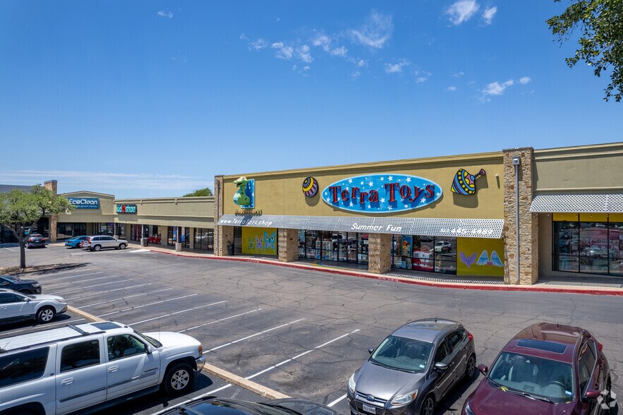 More Photos Of 2438 W Anderson Ln, Austin General Retail For Lease