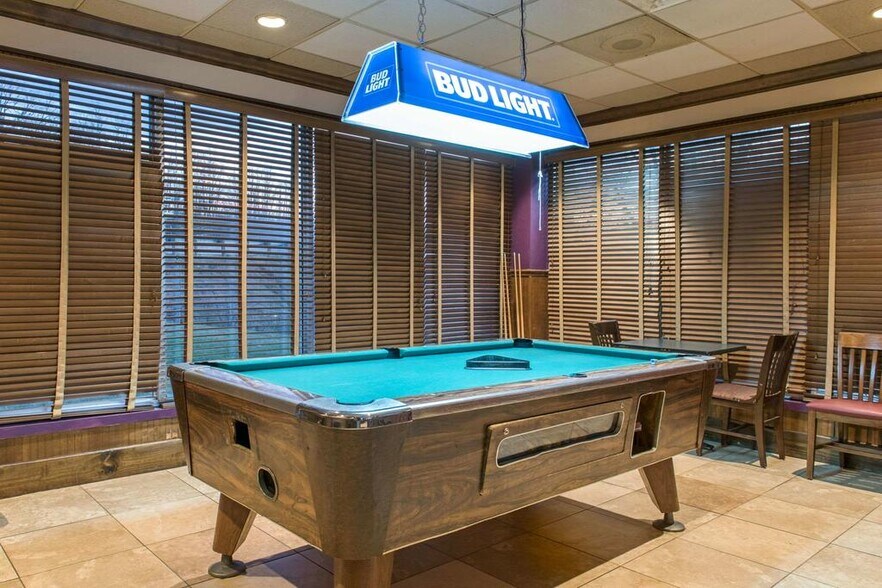 More Photos Of 10 Rockridge Rd, Englewood Hotel For Sale