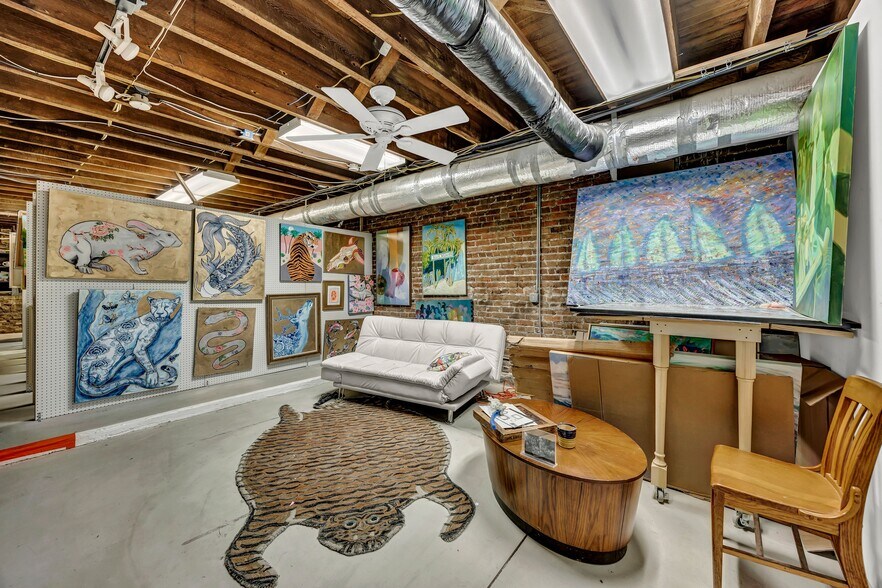 More Photos Of 271 N Front St, Wilmington General Retail For Sale