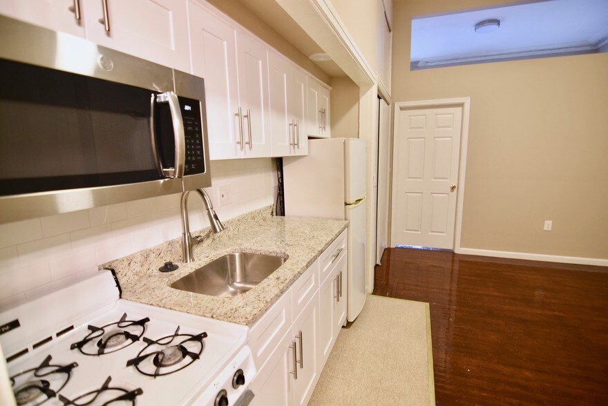 More Photos Of 319 S 12th St, Philadelphia Apartments For Sale