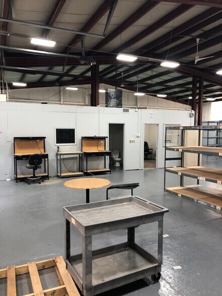 More Photos Of 280 Little Britain Rd, Newburgh Service For Lease