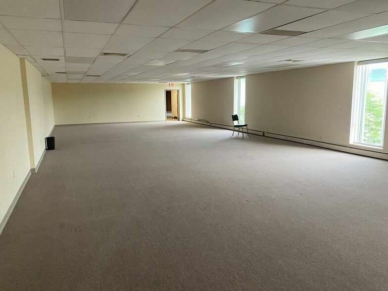 More Photos Of 815 W Sample St, South Bend Truck Terminal For Lease