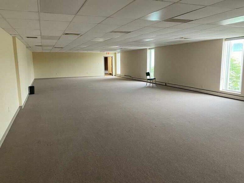 More Photos Of 815 W Sample St, South Bend Truck Terminal For Lease