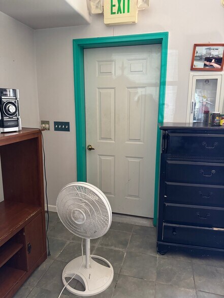 More Photos Of 845 Airport Rd, Las Vegas Flex For Sale