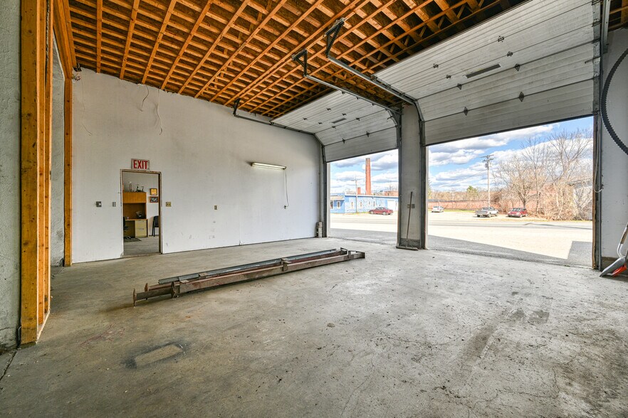 More Photos Of 74 Route 133, Winthrop Flex For Sale