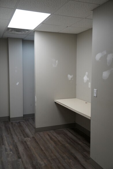 More Photos Of 1657 E Greenville St, Anderson Office For Sale