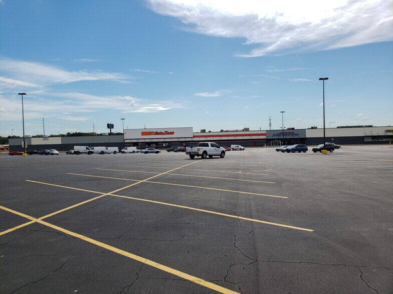 More Photos Of 8207-8325 N Florida Ave, Tampa Unknown For Lease