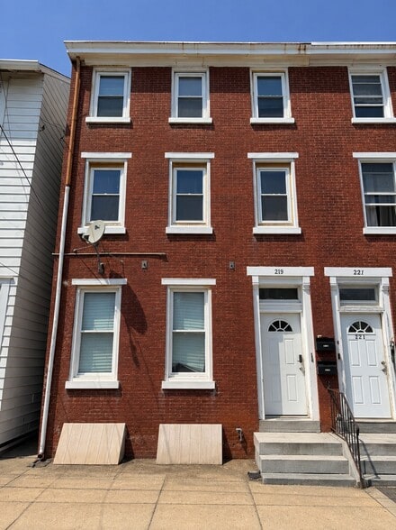 More Photos Of 219 E Broad St, Burlington Apartments For Sale