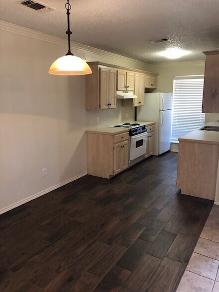 More Photos Of 701 Champion Pl, Texarkana Multifamily For Sale