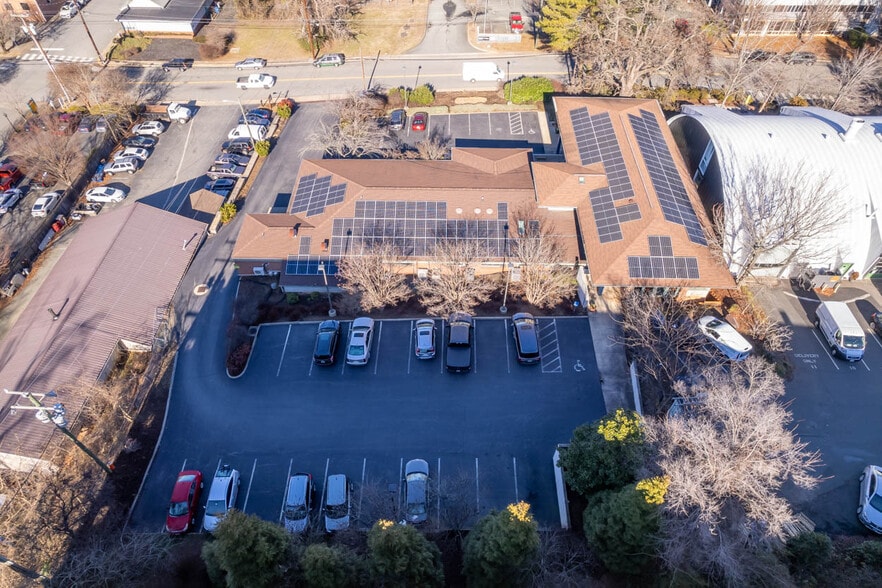 More Photos Of 1140 E Market St, Charlottesville Office For Lease