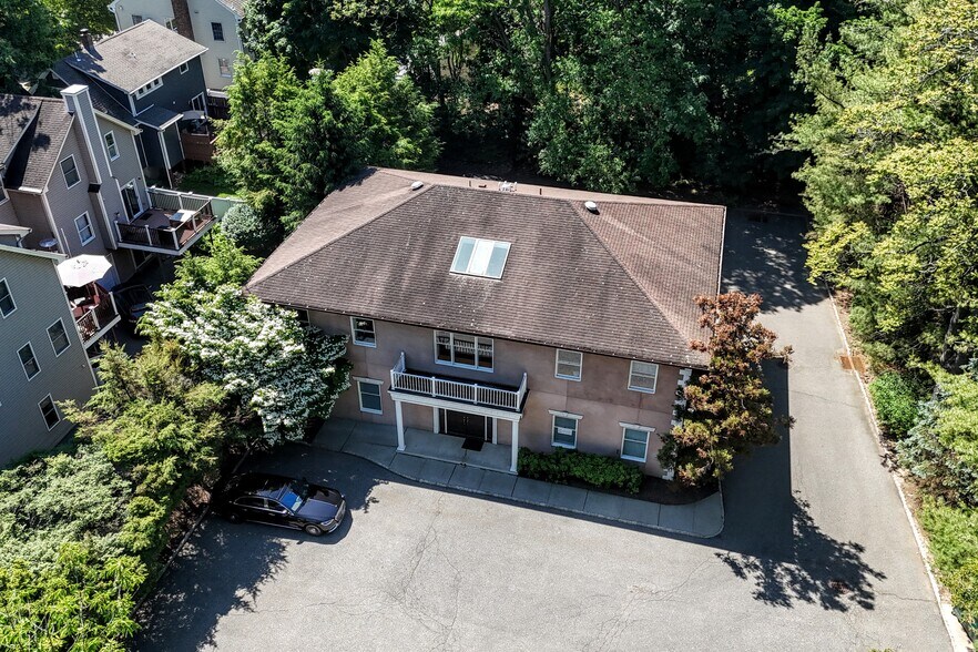 More Photos Of 7 Cedar St, Ramsey Office For Lease