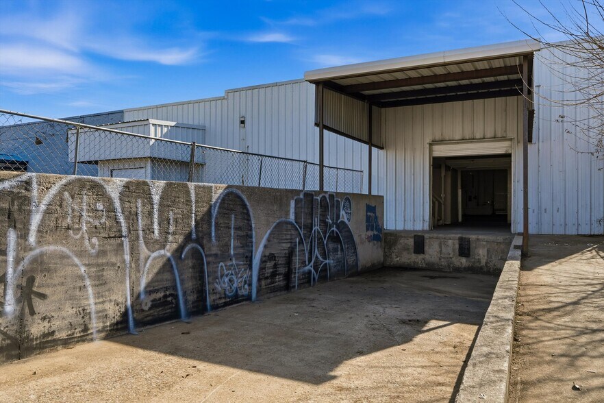More Photos Of 215 N Western Ave, Oklahoma City Warehouse For Lease
