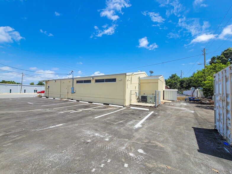 More Photos Of 6450 Seminole Blvd, Seminole Medical For Sale
