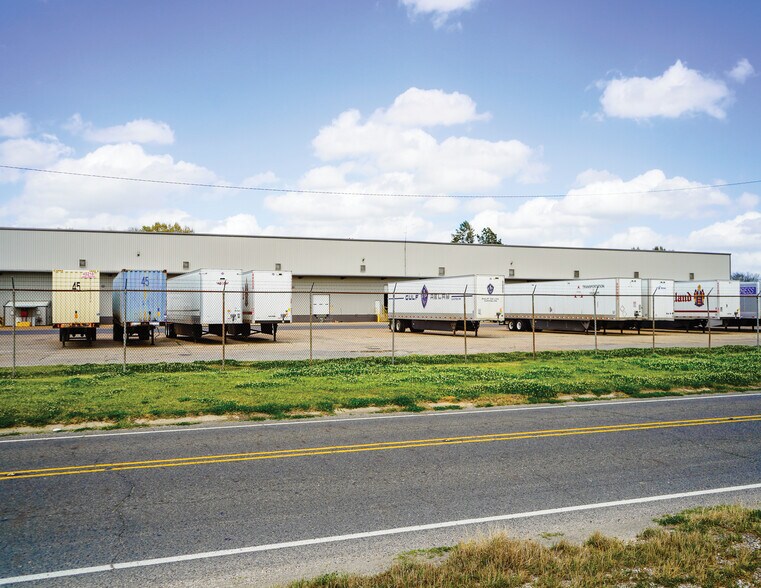 More Photos Of 801 Riverbarge Rd, Monroe Distribution For Sale
