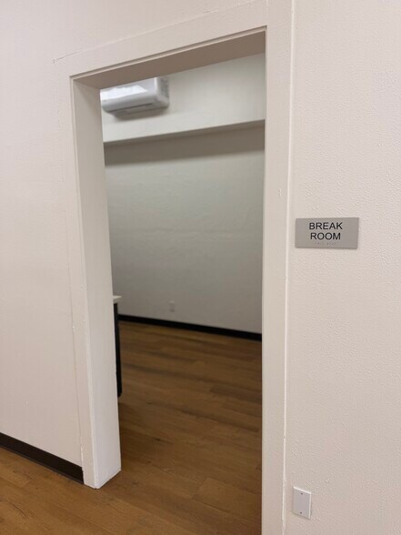 More Photos Of 423-425 Bancroft Ave, San Leandro Freestanding For Lease
