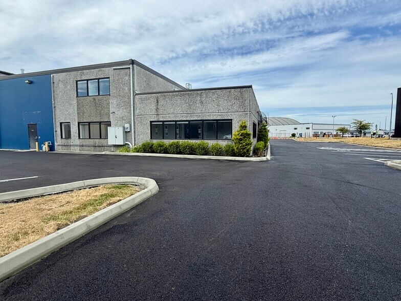 More Photos Of 3102 100th St SW, Everett Warehouse For Lease