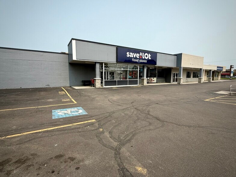 More Photos Of 1111-1121 NY-222 Rt, Cortland Supermarket For Lease