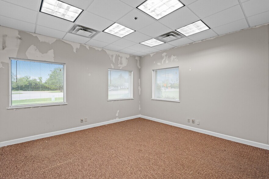 More Photos Of 3865 Symmes Rd, Hamilton Warehouse For Lease