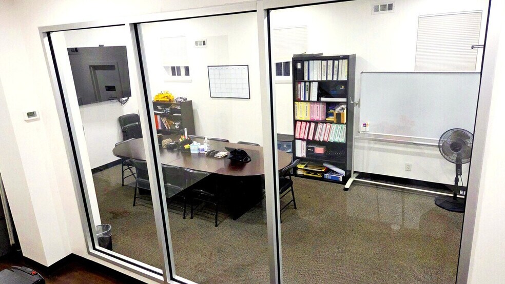 More Photos Of 2808 Douglas St NE, Washington Office For Sale