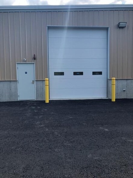 More Photos Of 2 Birch Rd, Middleton Warehouse For Lease