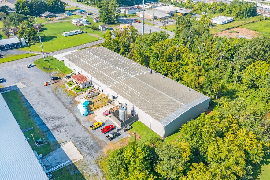 More Photos Of 506 Bear Creek Rd, Dalton Manufacturing For Sale