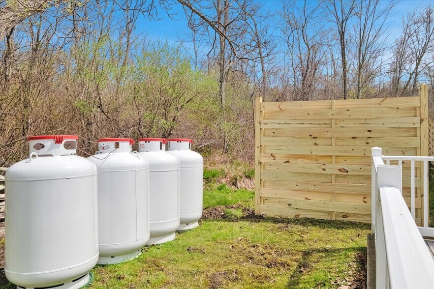 More Photos Of 4 Glenna Dr, Carmel Specialty For Sale