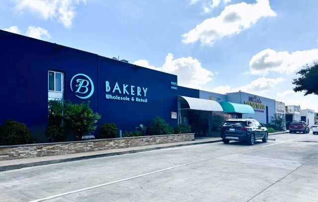 More Photos Of 15072-15082 Weststate St, Westminster Restaurant For Sale