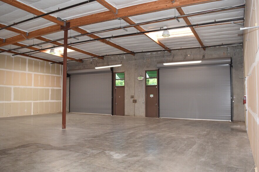 More Photos Of 572 Martin Ave, Rohnert Park Flex For Lease