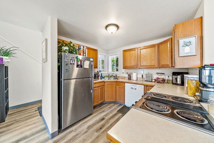 More Photos Of 124 S 63rd St, Springfield Apartments For Sale