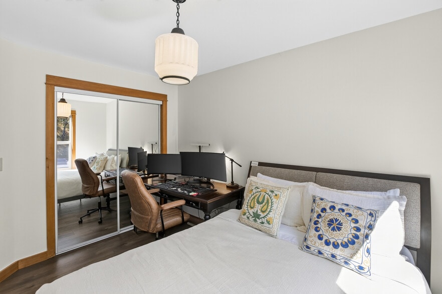 More Photos Of 407 Huskey Rd, Mosier Specialty For Sale