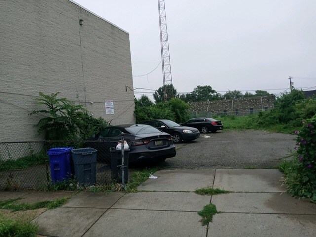 More Photos Of 100-102 W Gale St, Philadelphia Flex For Lease