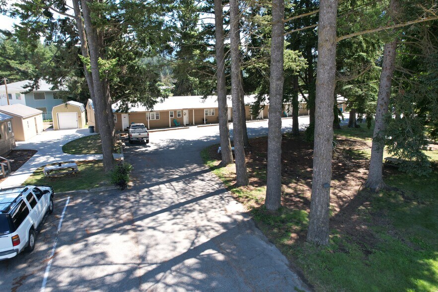 More Photos Of 6409 S Main St, Bonners Ferry Hotel For Sale