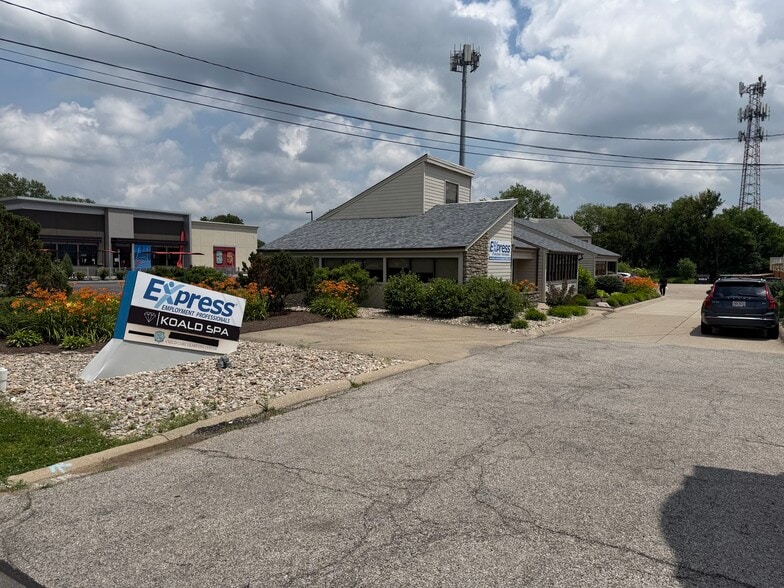 More Photos Of 3551-3553 Springdale Rd, Cincinnati Office For Lease