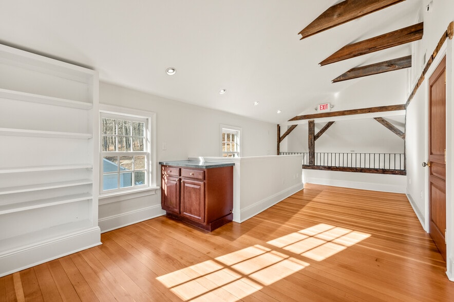 More Photos Of 262 New Milford Tpke, New Preston Marble Dale Storefront Retail Residential For Sale