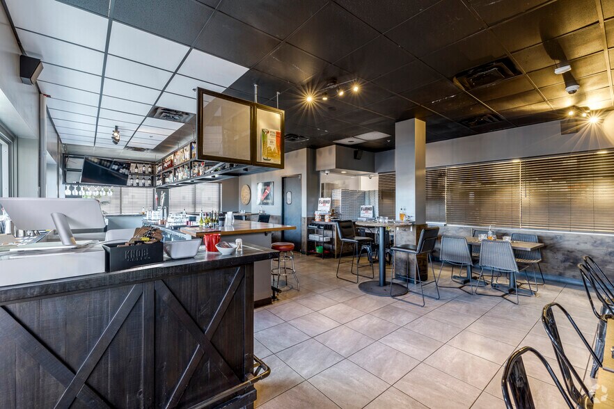 More Photos Of 7111 E Thomas Rd, Scottsdale Restaurant For Lease