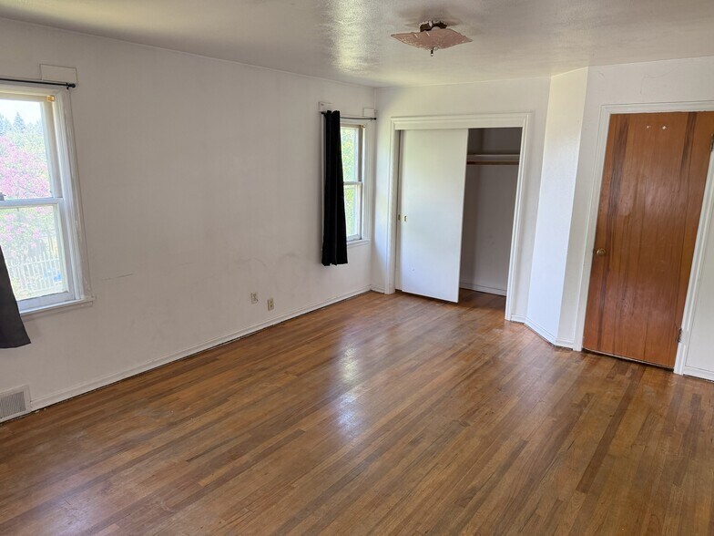 More Photos Of 2817 S Ray St, Spokane Office Residential For Sale