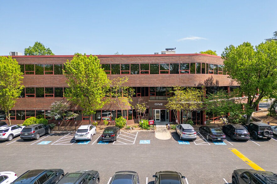 More Photos Of 919 Conestoga Rd, Bryn Mawr Office For Lease