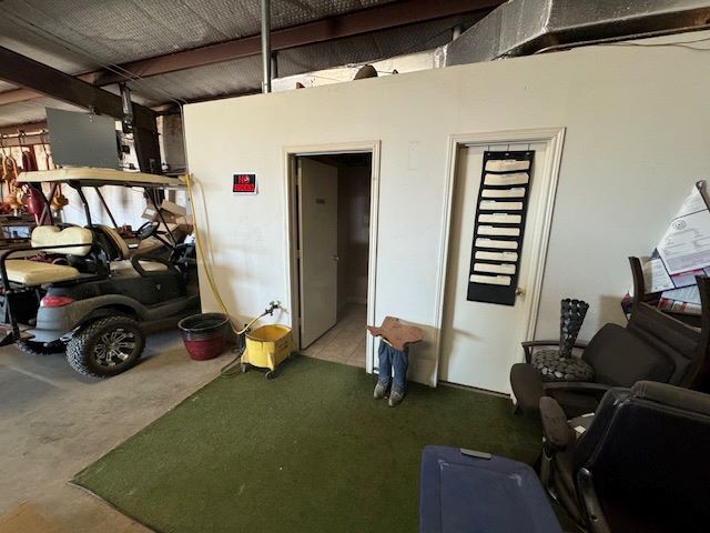 More Photos Of 7931 19th St, Lubbock Warehouse For Sale