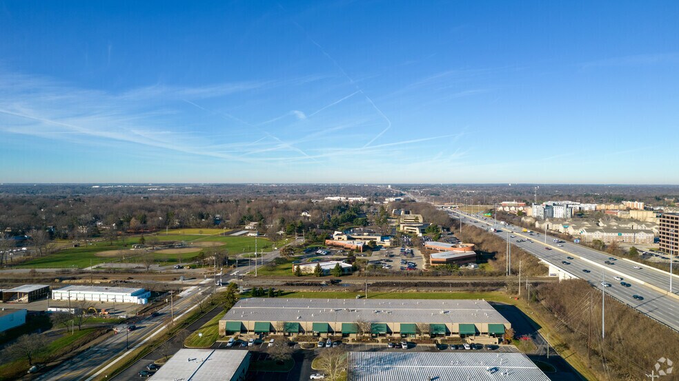 More Photos Of 438 E Wilson Bridge Rd, Worthington Coworking Space