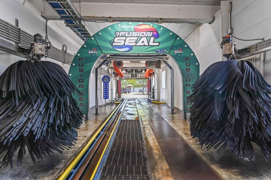 More Photos Of 690-696 River St, Troy Freestanding For Sale