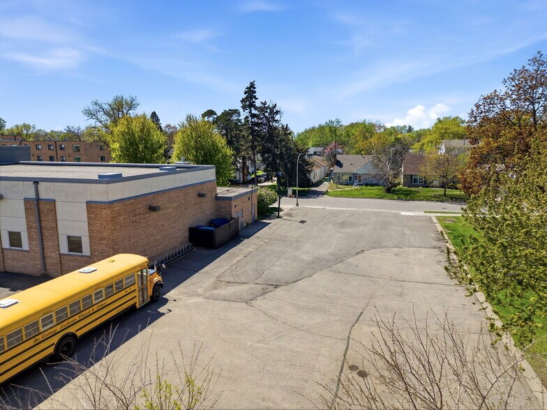 More Photos Of 6541 16TH Ave S, Richfield Schools For Lease