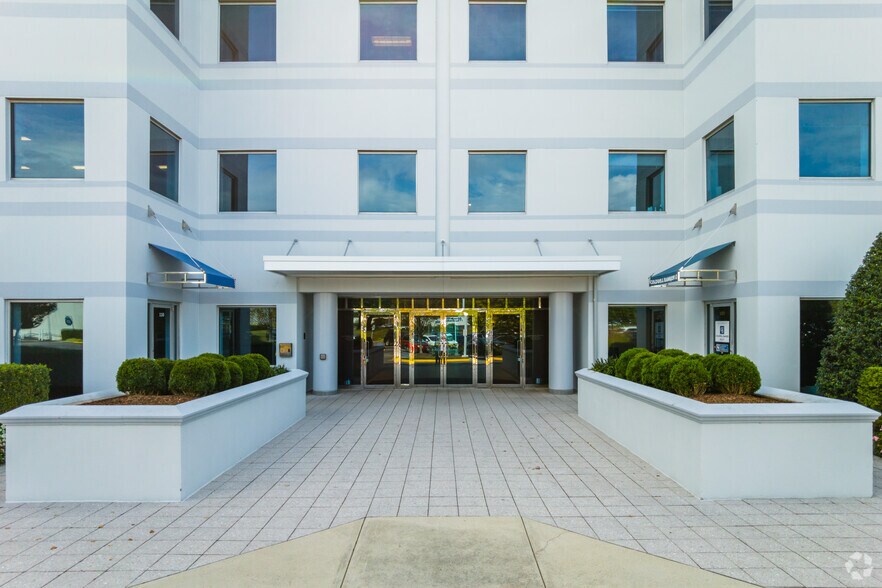 More Photos Of 170 Jennifer Rd, Annapolis Medical For Lease