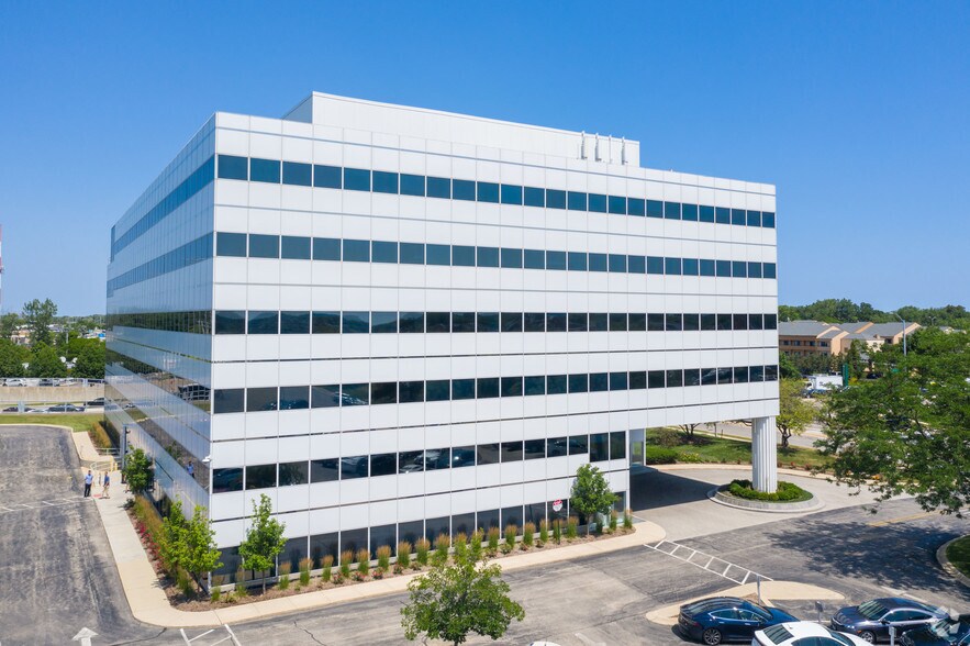 More Photos Of 40 Skokie Blvd, Northbrook Office For Sale
