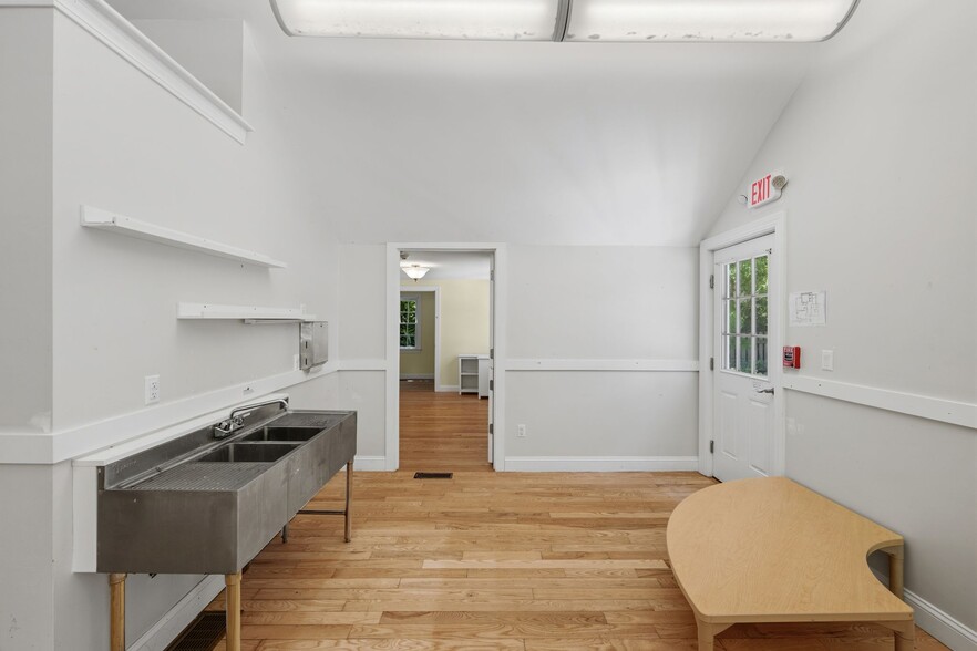 More Photos Of 181 Main St, Rowley Medical For Sale