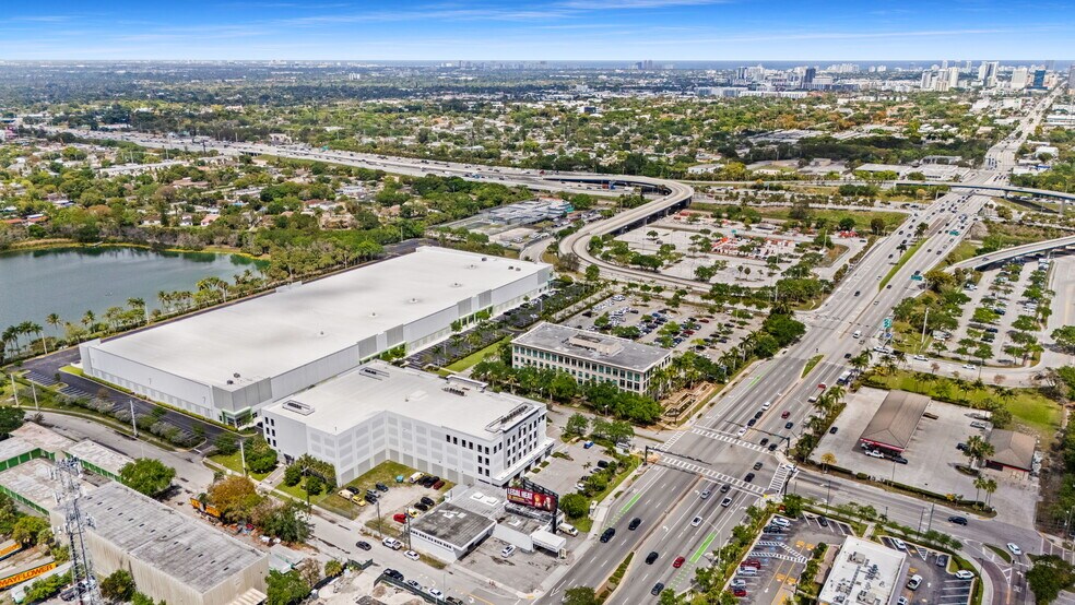 More Photos Of 2401 W Broward Blvd, Fort Lauderdale Self Storage For Lease