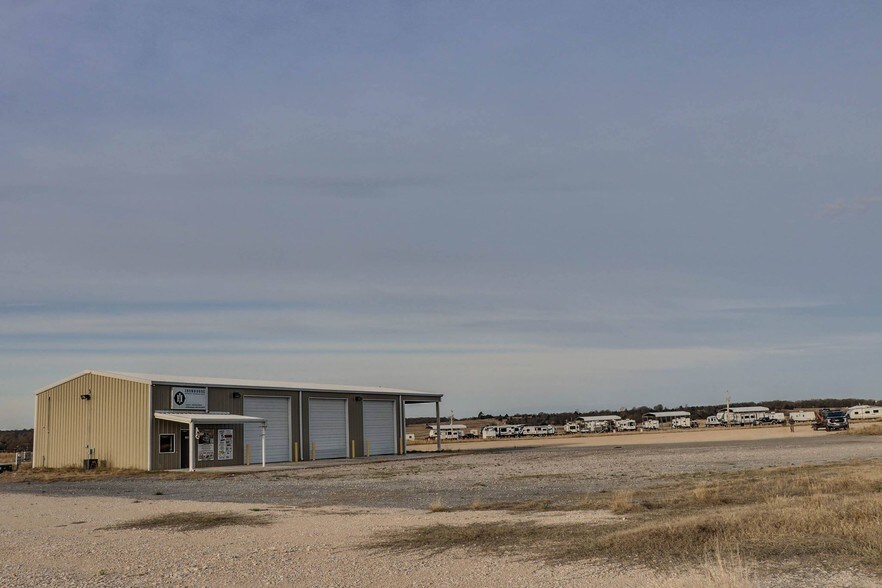 More Photos Of 32827 Airline Rd, Pauls Valley Warehouse For Sale