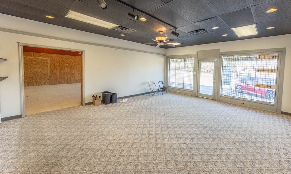 More Photos Of 1607-1609 University Ave, Lubbock Freestanding For Lease